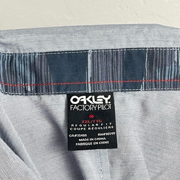 Oakley Factory Pilot Men's XXL Button Up Dress Shirt with Camo Back - Picture 5 of 9